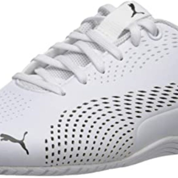 Athletic_Shoes